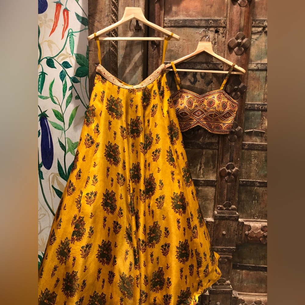Mehndi lehenga